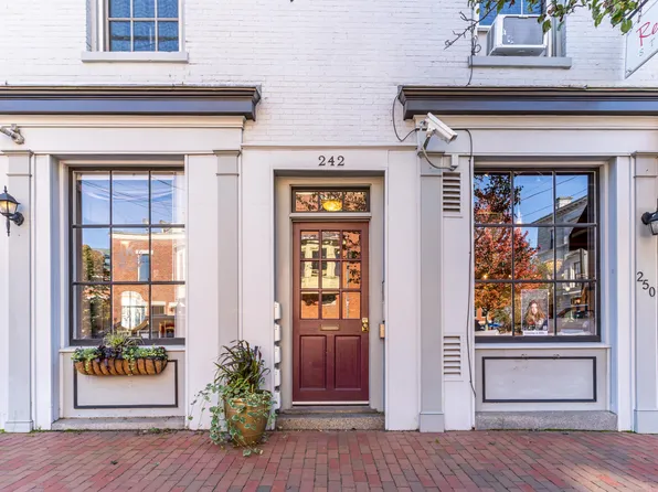 242 State St APT B, Portsmouth, NH 03801