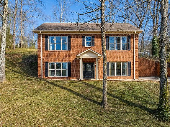 2nd image of 1501 Timberwalk Dr