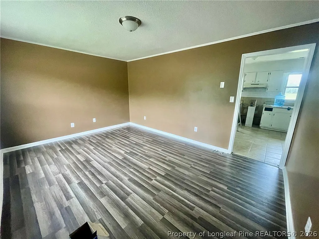 3 bed, 1.0 bath, 1000 sqft, $1,400 — Photo 4