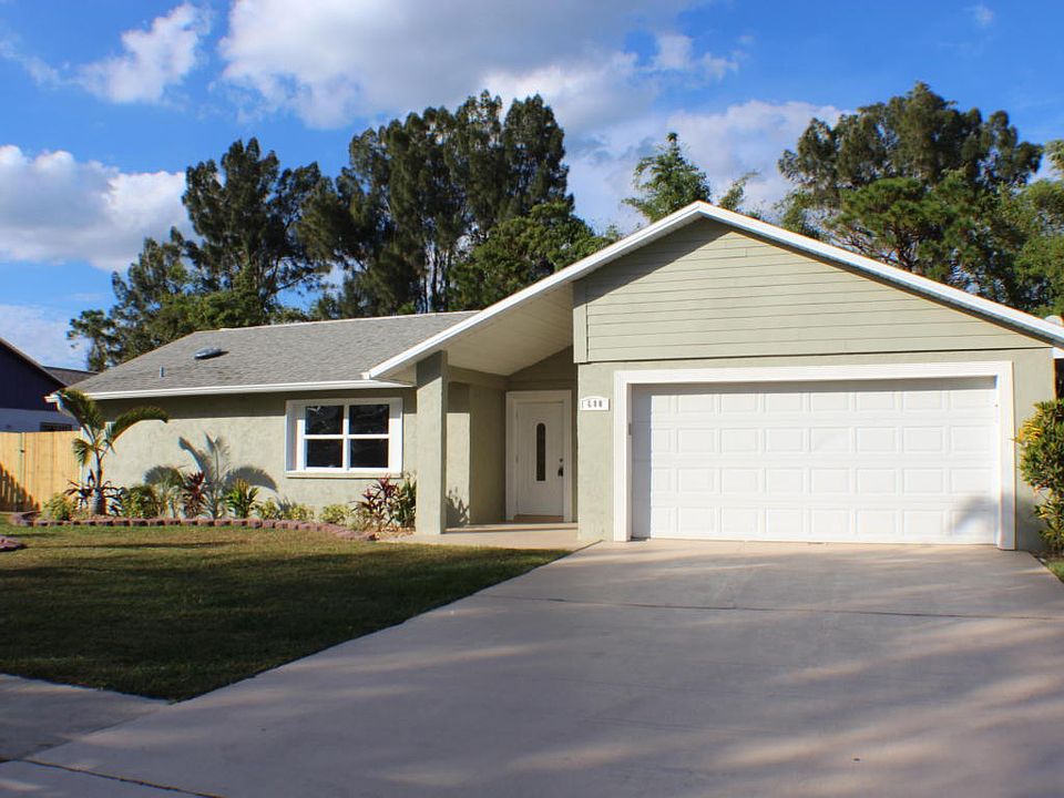 1st image of 680 Oak Park Cir