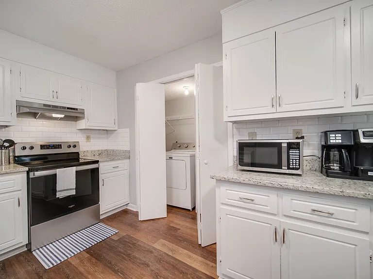 1601 Wells Ave SE — Photo 8