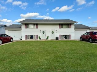 1415 11th St, Silvis, IL 61282