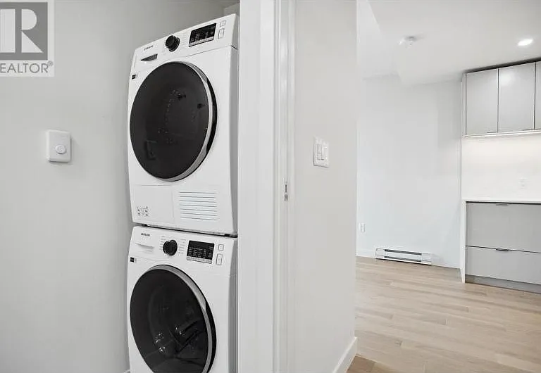 239 Keefer St #502 — Photo 12