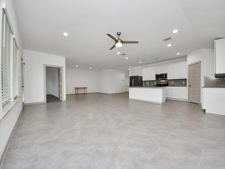 1118 Hyde Lake Ln — Photo 13