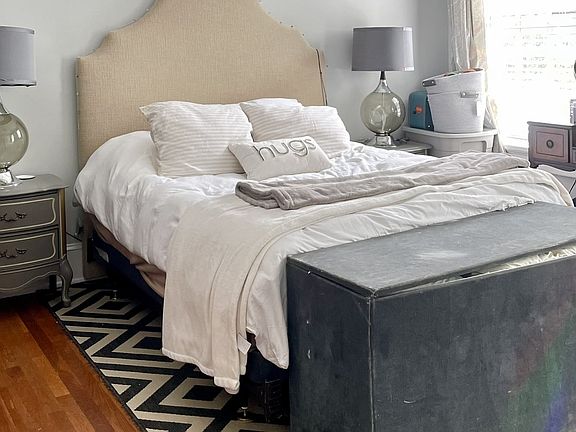 Very large bedroom