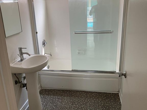 3rd image of 1507 Federal Ave APT 12