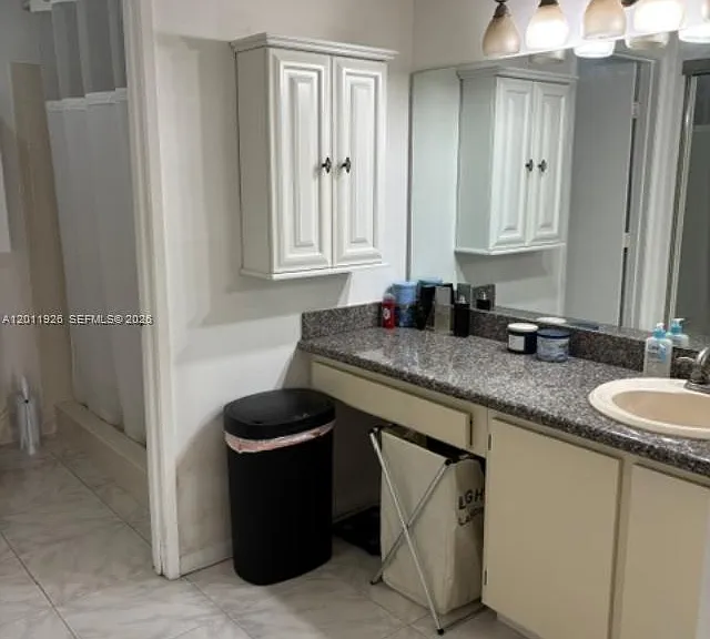 667 Woodgate Ln #B — Photo 12