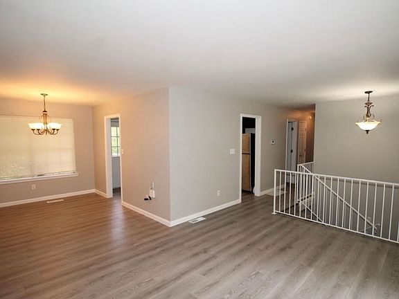 2nd image of 1929 Westridge Dr