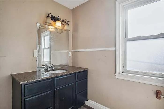 1661 Grant Ave — Photo 16