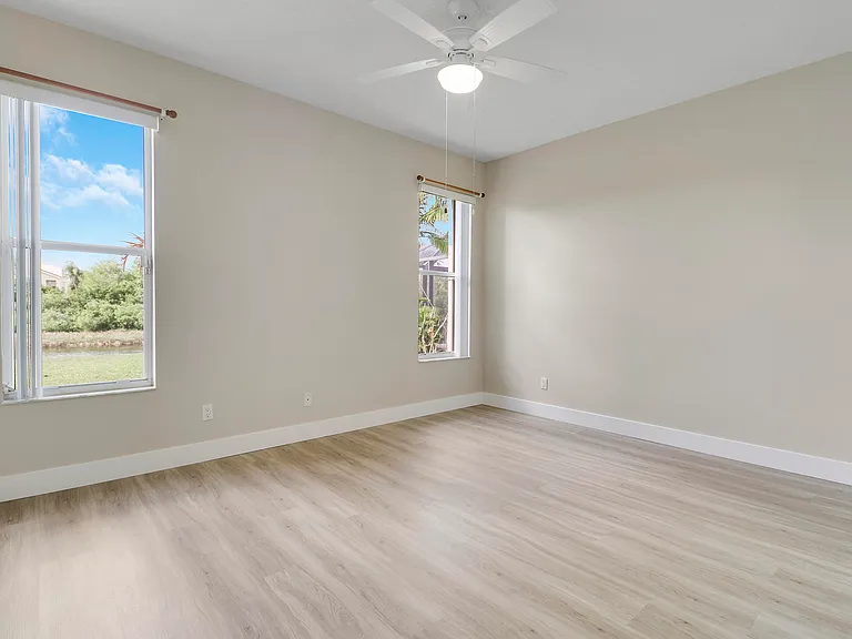 726 SW Aruba Bay — Photo 20