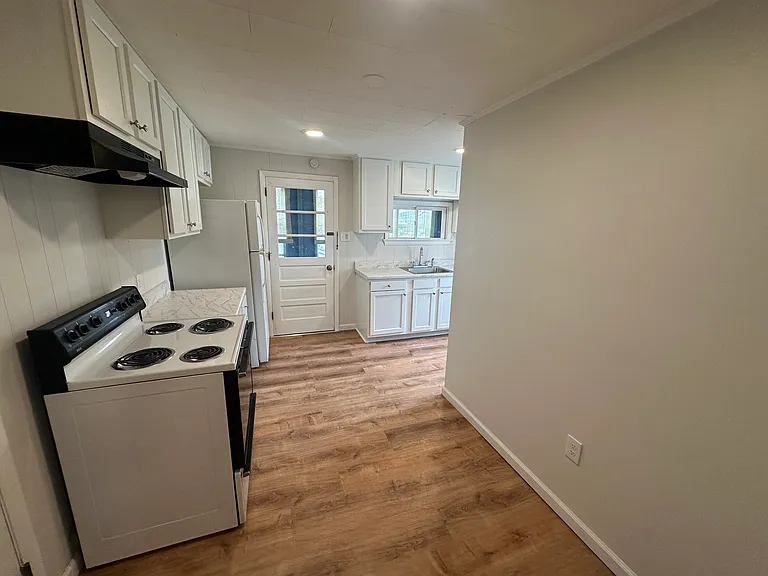 123 Smith St #3 — Photo 3