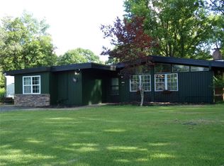 12 Justice Dr, Belleville, IL 62226