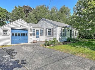 9 Roberta Dr, Barrington, RI 02806