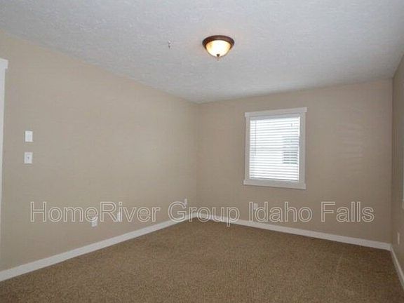 2nd image of 683 E 14th St