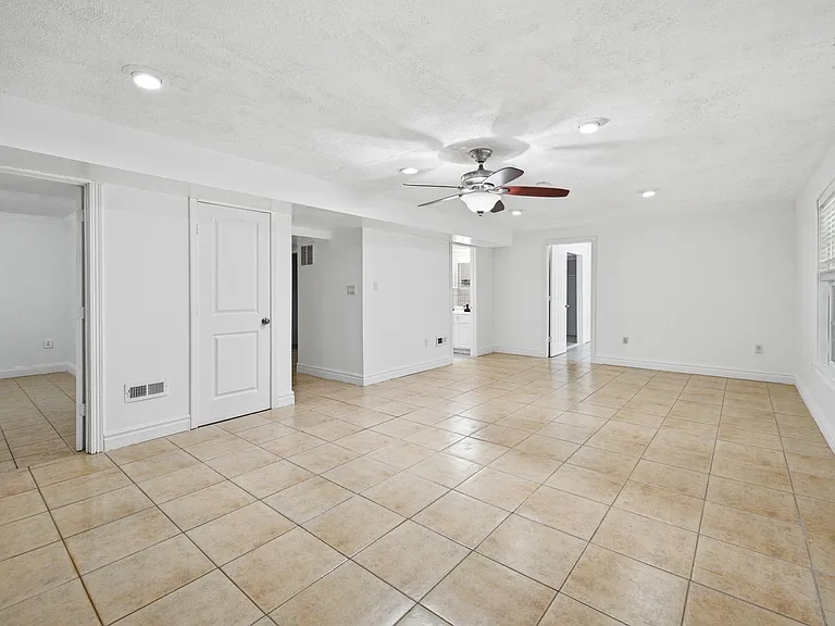 28 Cherry Laurel Dr — Photo 15