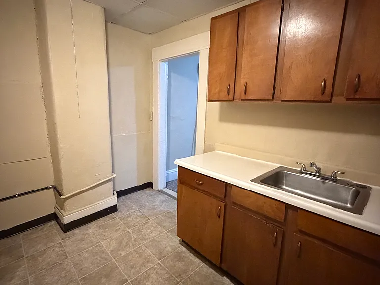118 Pearl St #3 — Photo 7