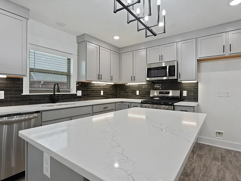 50 N Banner Ave — Photo 7