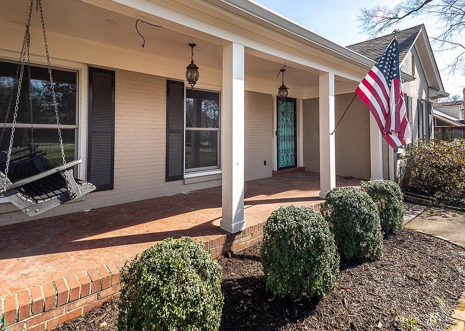 1st image of 500 Colonial Rd