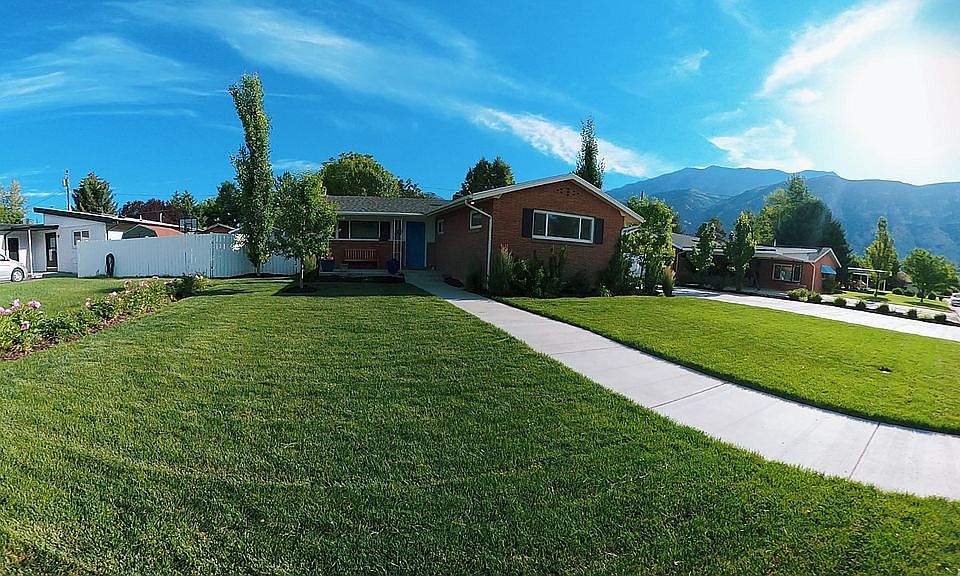 Street view of the home.