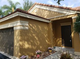 655 Falling Water Rd, Fort Lauderdale, FL 33326