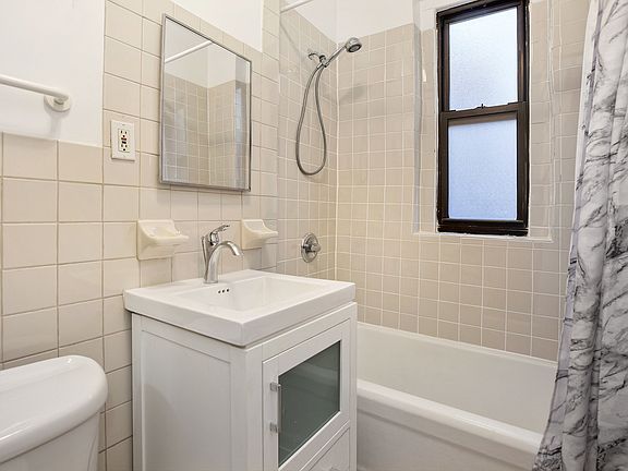4th image of 129 W 89th St APT 38