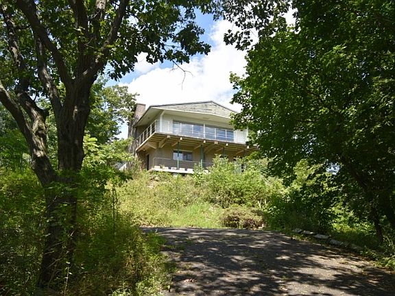 3rd image of 8 Nethermont Ave