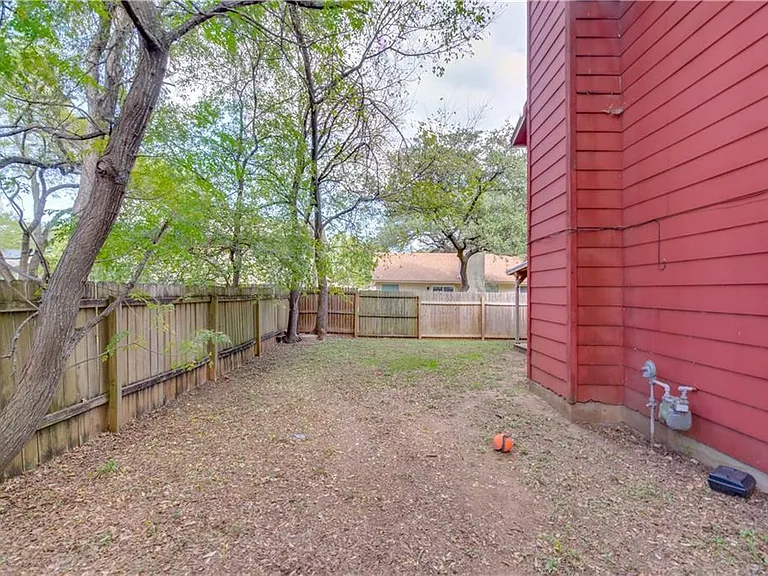 4200 Everest Ln — Photo 37