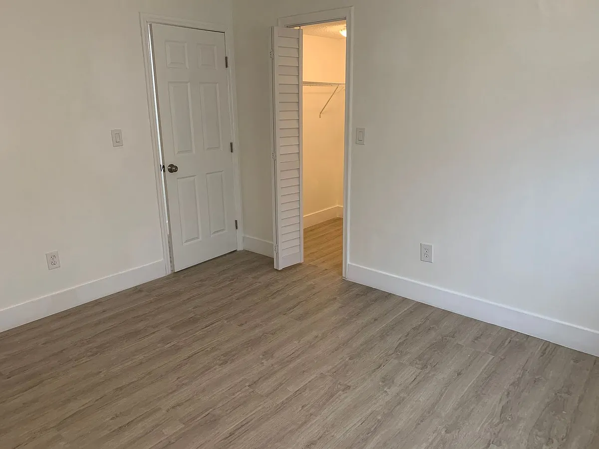 Photo 2 of 7 - 4147 Stirling Rd #102 - Dania Beach, FL Building Photo - 4147 Stirling Rd #102