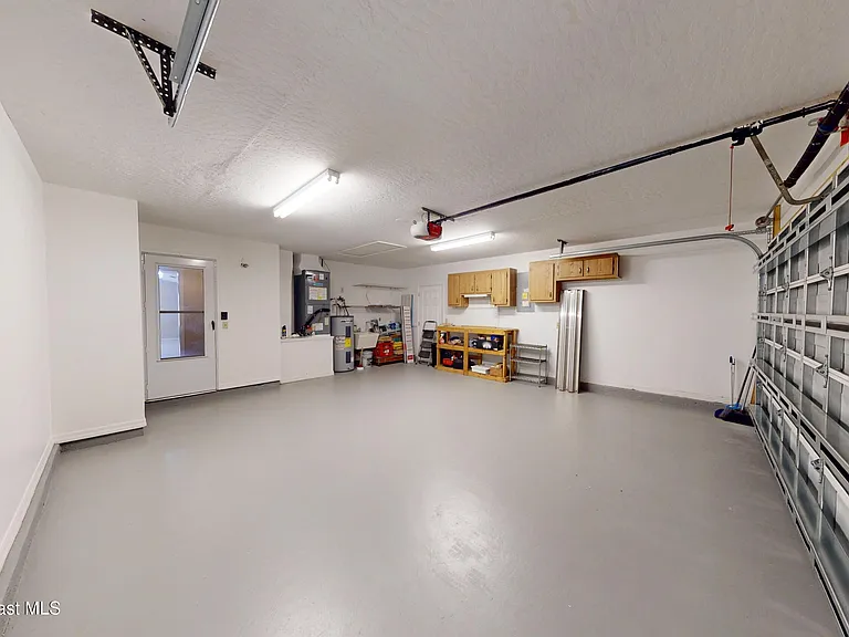 3620 Whisperwood Cir — Photo 16