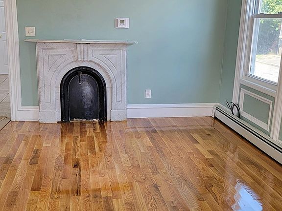 5th image of 115 Wilson St Floor 1