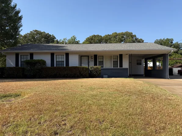 107 W Twilight Dr, Longview, TX 75604