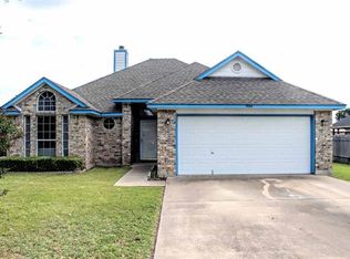 904 Fannin St, Lockhart, TX 78644