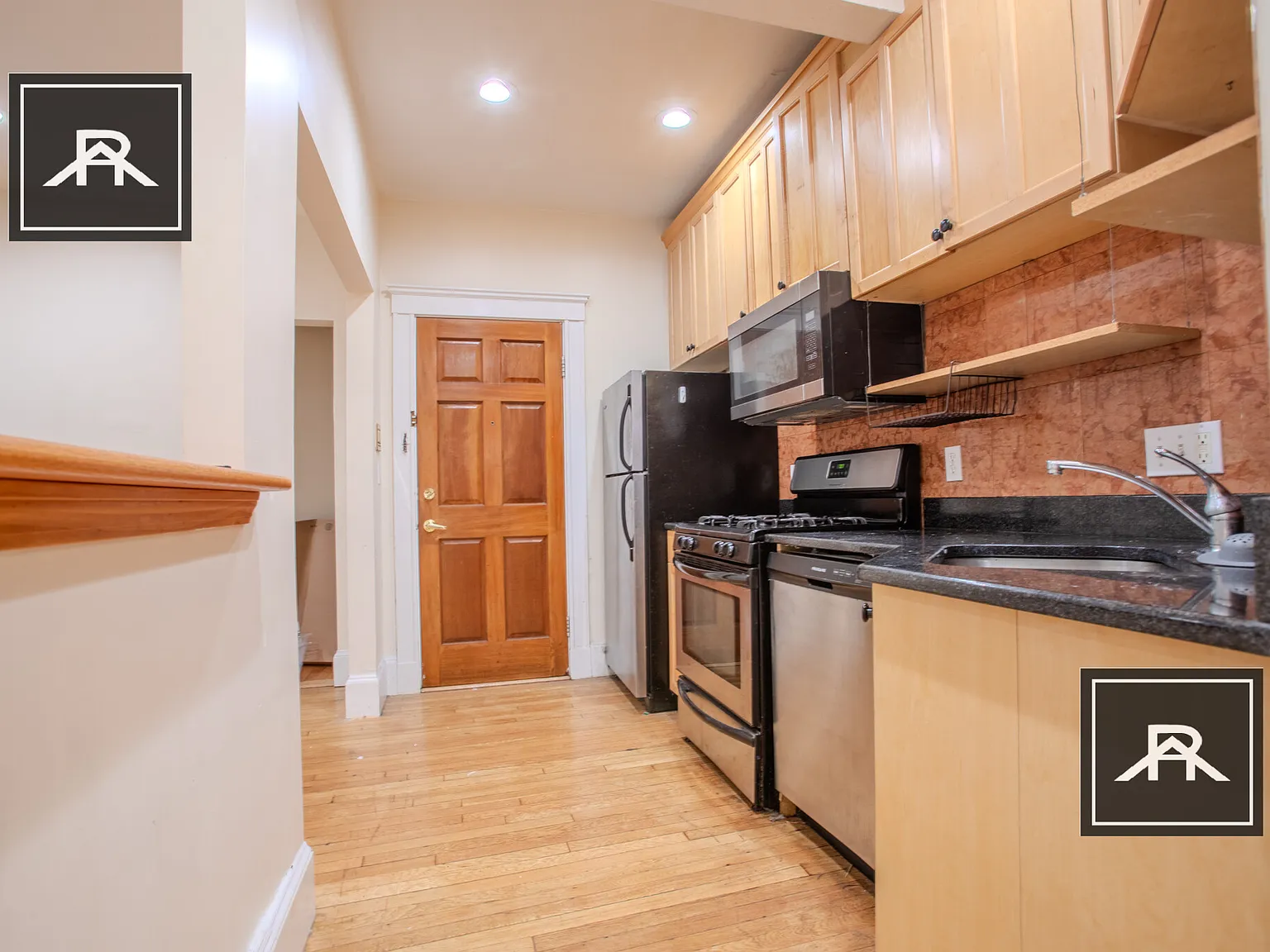 4 bed, 3.0 bath, 1200 sqft, $6,900 — Photo 4