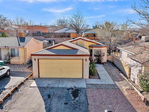 3rd image of 1605 Patti Pl NE