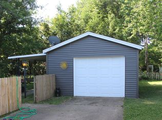 250 E Birch St, Canton, IL 61520