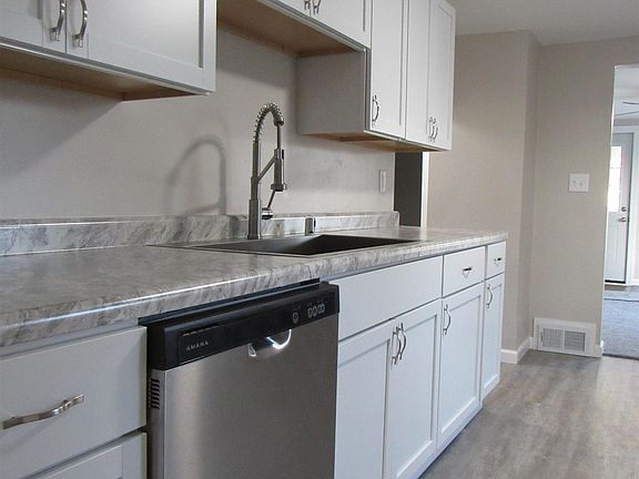 5th image of 413 N Pine St