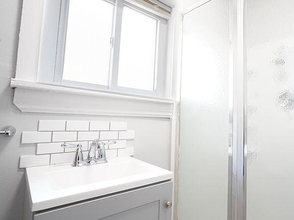 2nd image of 2085 Halstead Ave APT 4