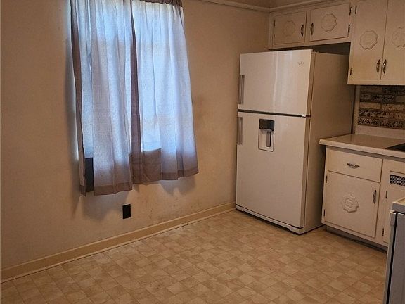 4th image of 3724 E 5th St