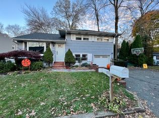 10 Sunset Trl, Denville, NJ 07834