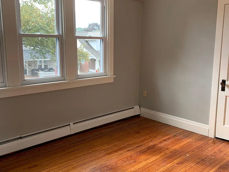 127 W Caracas Ave — Photo 12
