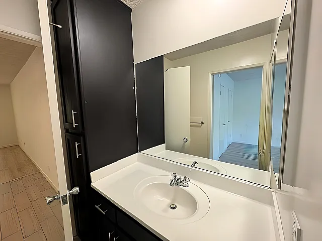 1630 Granville Ave #207 — Photo 10
