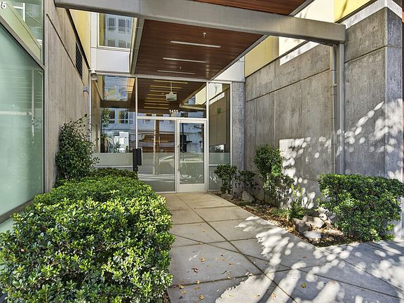 3rd image of 1455 N Killingsworth St APT 415