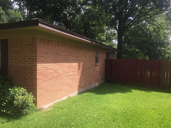 4th image of 921 Westbury Dr