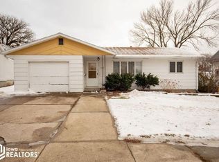 109 W McGregor St, Algona, IA 50511