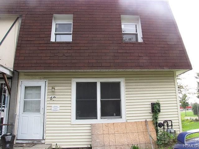 1st image of 10 Sheffield Dr