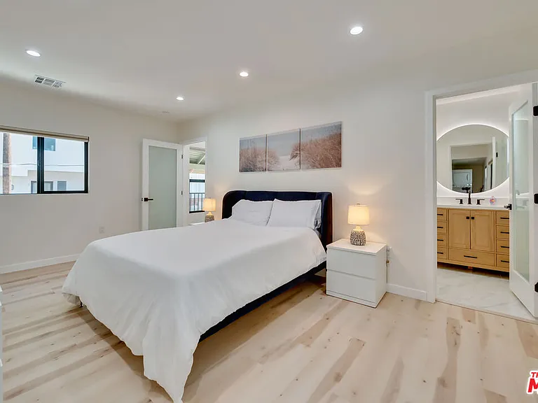 918 N San Vicente Blvd #B — Photo 17