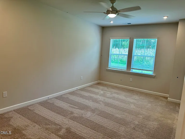 202 Solaire Aly #A — Photo 6
