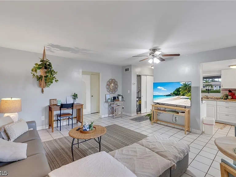5226 Coronado Pkwy #B — Photo 6