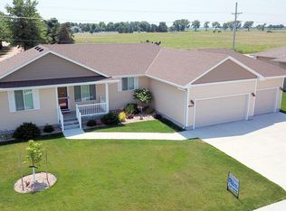 4227 Indianhead Rd, Grand Island, NE 68803