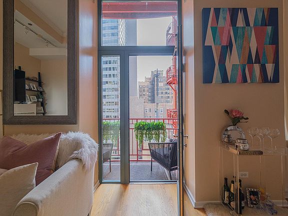 5th image of 208 W Washington St APT 1708
